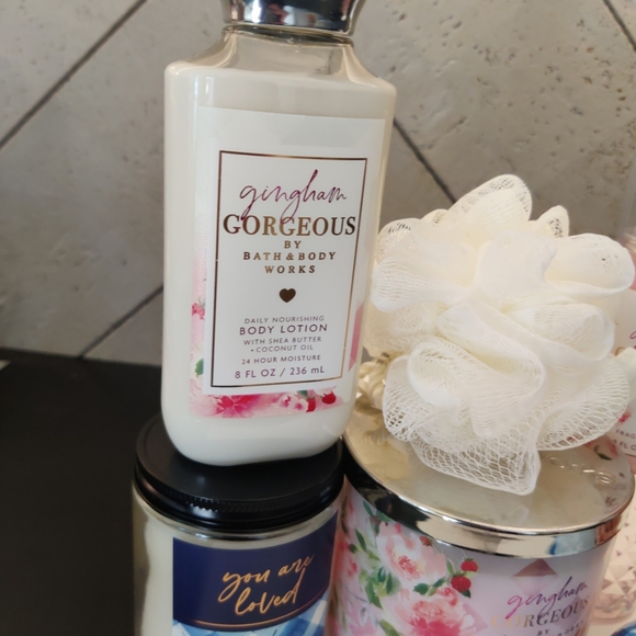 Bath & Body works Gingham 7 piece set - Picture 3 of 3